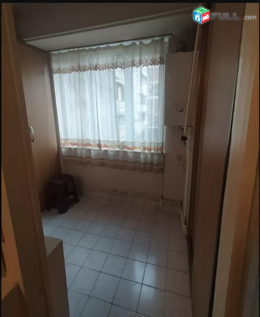 LA07210 Վարձով 3 սենյականոց բնակարան Ադոնցի փողոցում 