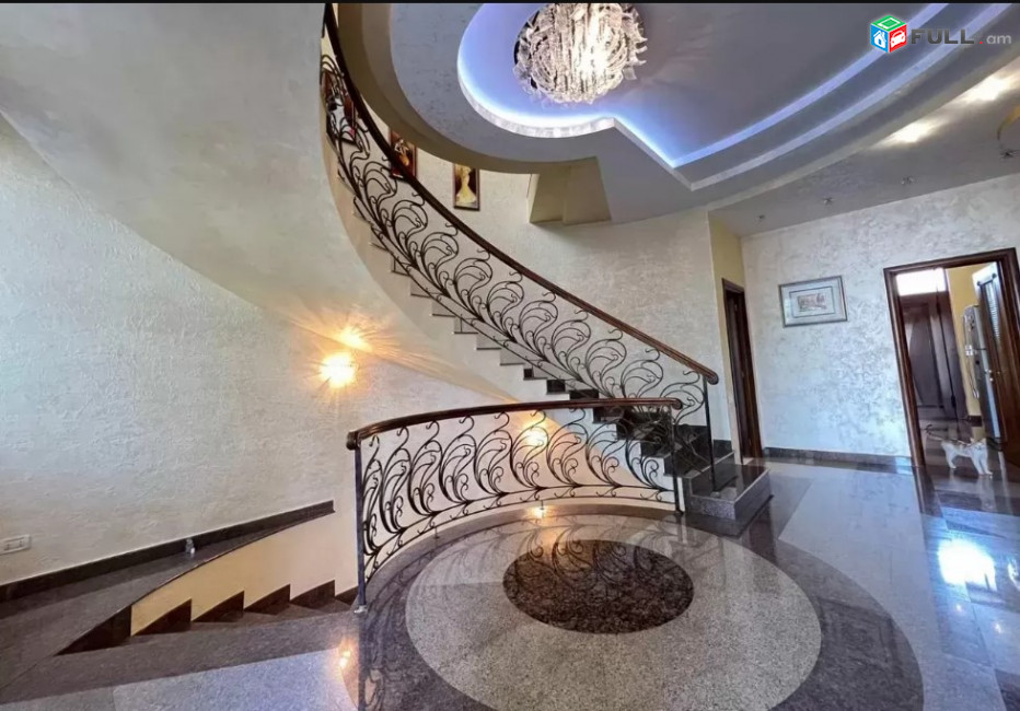  LA02637 Վարձով 8 սենյականոց  2 հարկանի քարե տուն, Գ-1 թաղամաս Աջափնյակում