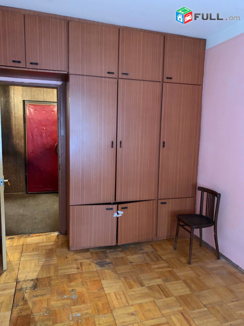 LA07253 Վարձով 3 սենյականոց բնակարան Արցախի փողոցում 