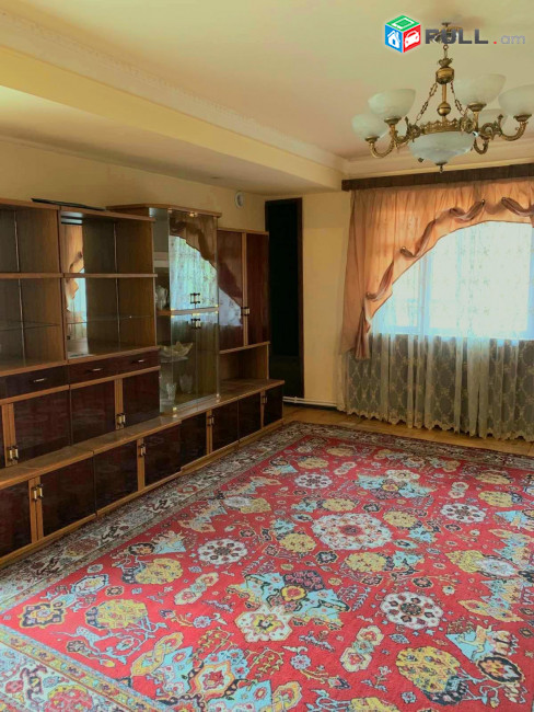 LA07253 Վարձով 3 սենյականոց բնակարան Արցախի փողոցում 