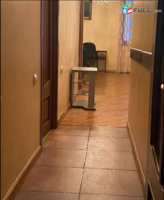 LA07283 Վարձով 3 սենյակնոց բնակարան Հին Երևանցու փողոցում 
