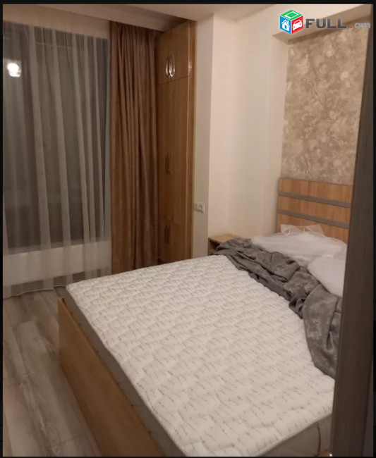 LA07321  Վարձով 2 սենյականոց բնակարան Վիկտոր Համբարձումյան փողոցում 