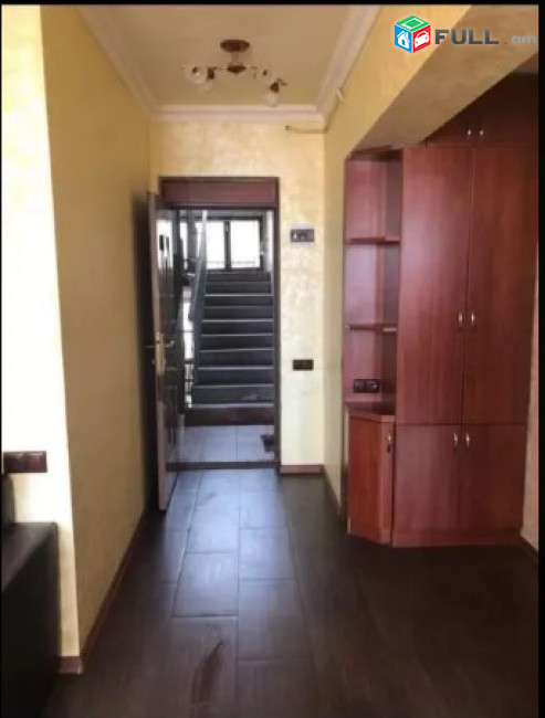 LA07338 Վարձով 3 սենյականոց բնակարան Ամիրյան փողոցում 