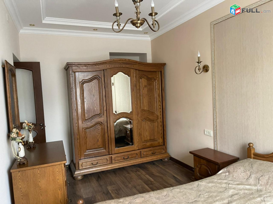 LA07360 Վարձով 4 սենյականոց բնակարան Չարենցի փողոցում