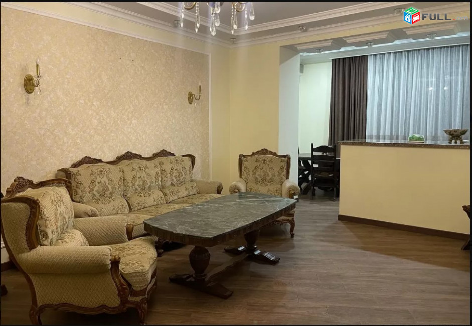 LA07360 Վարձով 4 սենյականոց բնակարան Չարենցի փողոցում