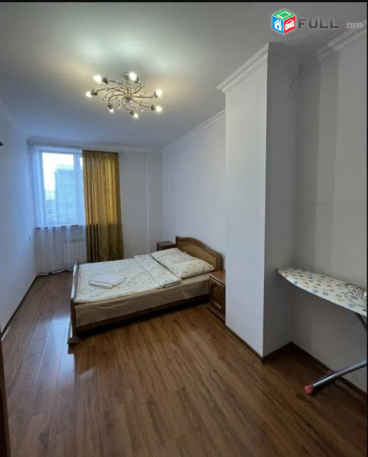 LA07363  Օրավարձով  4 սենյականոց բնակարան Արամի փողոց , նորակառույց շենք 
