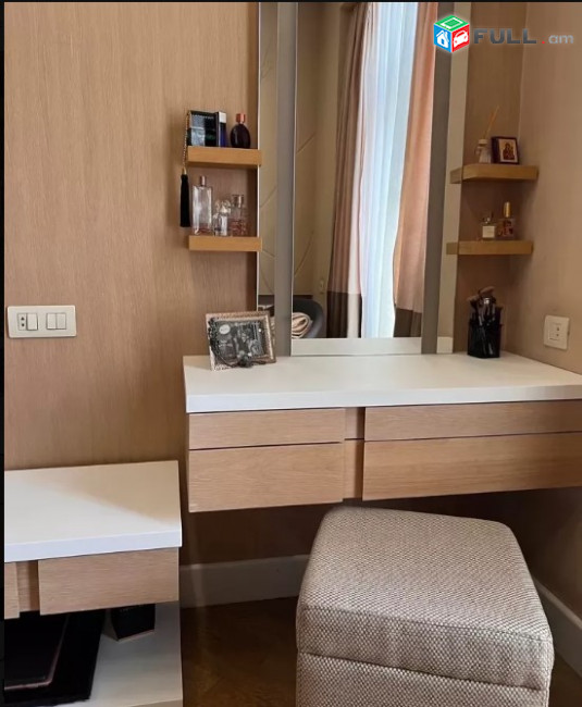 LA07375 Վարձով 3 սենյականոց բնակարան Թումանյան փողոցում