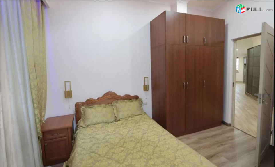 LA07379 Վարձով 3 սենյականոց բնակարան Վարդանանց փողոցում 