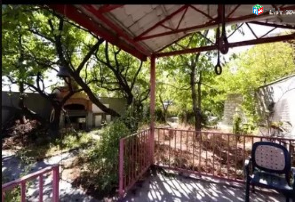LA07385 Վարձով 4 սենյականոց 2 հարկանի քարե տուն Սոսեի փողոց , Բաղրամյան  կենտրոնում