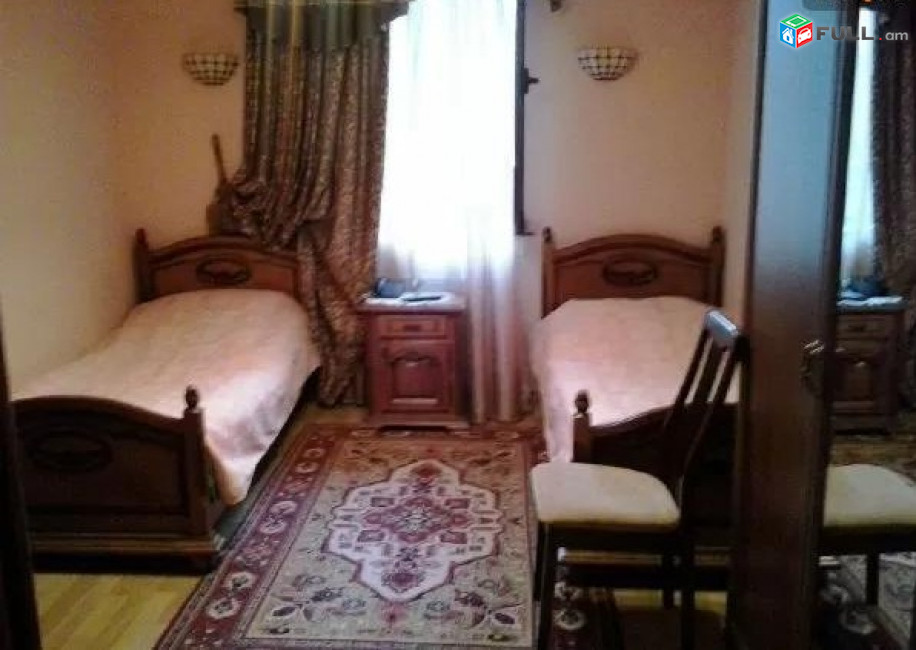 LA07385 Վարձով 4 սենյականոց 2 հարկանի քարե տուն Սոսեի փողոց , Բաղրամյան  կենտրոնում