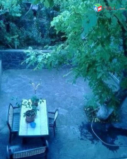 LA07385 Վարձով 4 սենյականոց 2 հարկանի քարե տուն Սոսեի փողոց , Բաղրամյան  կենտրոնում