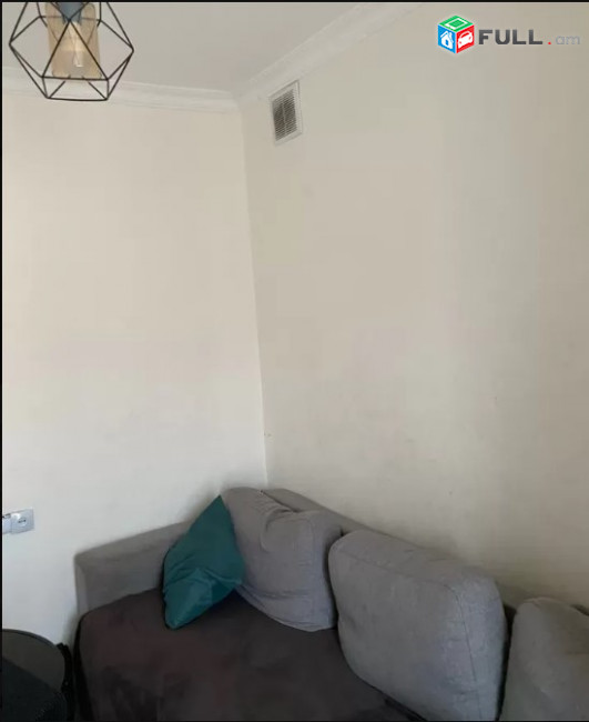 LA07401 Վարձով 2 սենյականոց բնակարան Վարդանանց փողոցում 