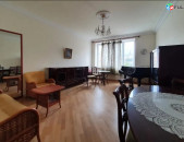 LA07406 Վարձով 2 սենյականոց բնակարան Չարենցի փողոցում 
