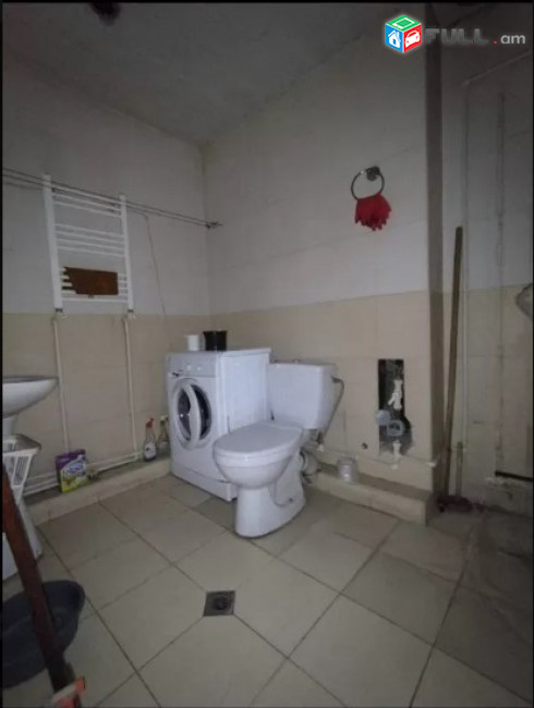 LA07444 Վարձով 3 սենյականոց բնակարան Օրբելի փողոցում 