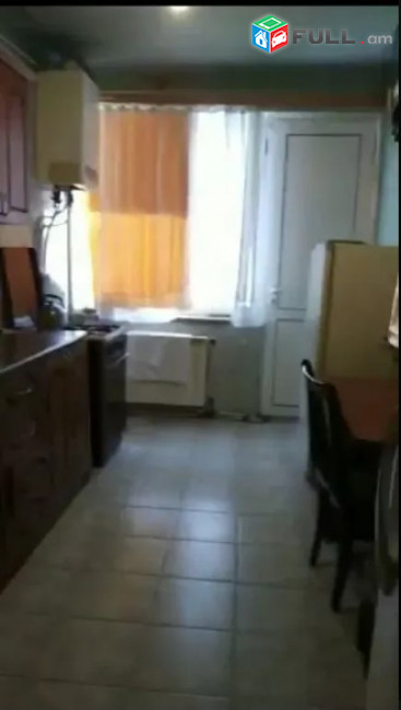 LA07471 Վարձով 3 սենյականոց բնակարան Վաղարշյան փողոցում 