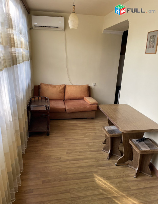 LA07533 Վարձով 2 սենյականոց բնակարան Արամ Խաչատրյան փողոցում 