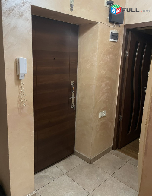 LA07533 Վարձով 2 սենյականոց բնակարան Արամ Խաչատրյան փողոցում 