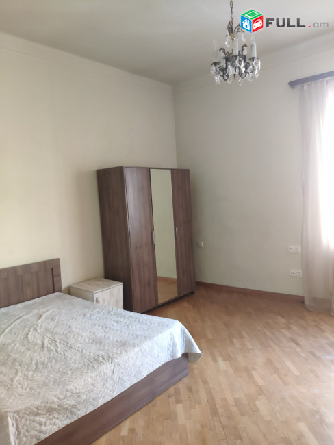 LA07537 Վարձով 3 սենյականոց բնակարան Ամիրյան փողոցում 