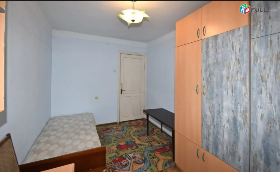 LA07606  Վարձով 3 սեդնյականոց բնակարան Ֆուչիկի փողոցում