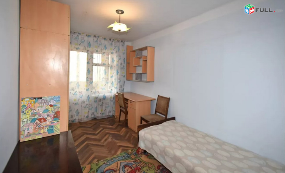 LA07606  Վարձով 3 սեդնյականոց բնակարան Ֆուչիկի փողոցում