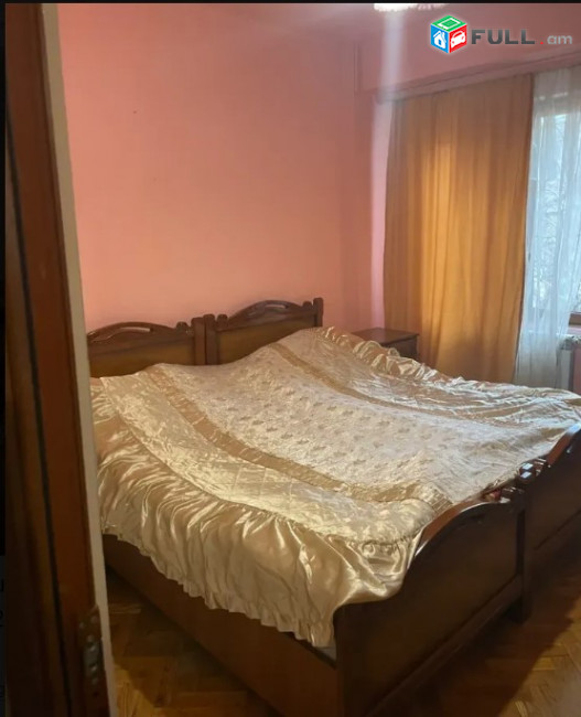 LA07748 Վարձով 3 սենյականոց բնակարան Վաղարշյան փողոցում 