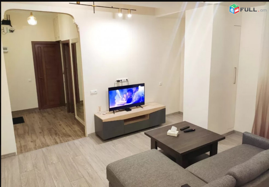 LA07755 Վարձով 3 սենյականոց բնակարան Արամ Խաչատրյան , նորակառույց շենք