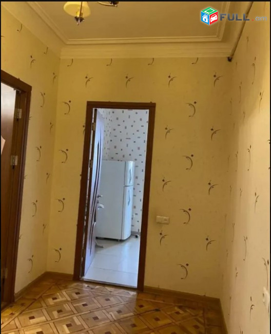 LA07762 Վարձով 3 սենյականոց բնակարան Պարոնյան փողոցում 