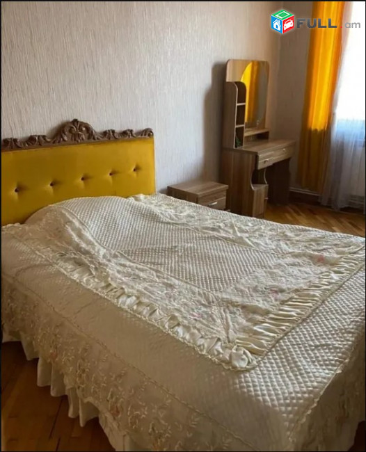LA07762 Վարձով 3 սենյականոց բնակարան Պարոնյան փողոցում 