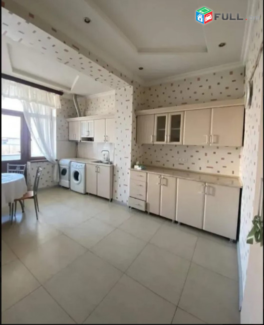 LA07762 Վարձով 3 սենյականոց բնակարան Պարոնյան փողոցում 