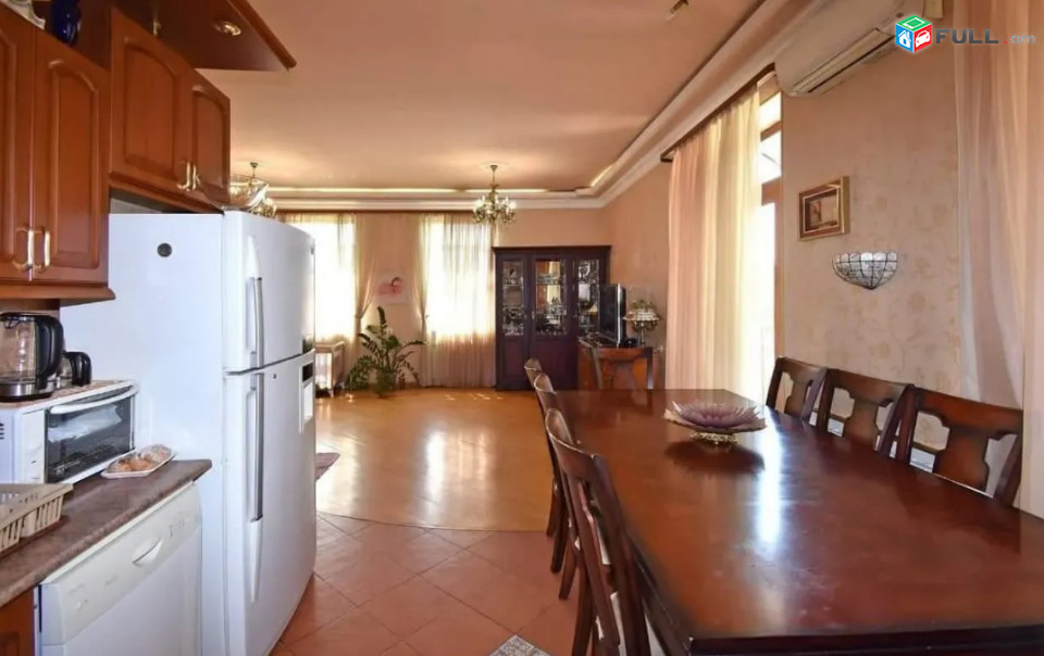 LA07782 Վարձով 3 սենյականոց բնակարան Մաշտոցի պողոտայում 