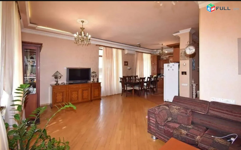 LA07782 Վարձով 3 սենյականոց բնակարան Մաշտոցի պողոտայում 