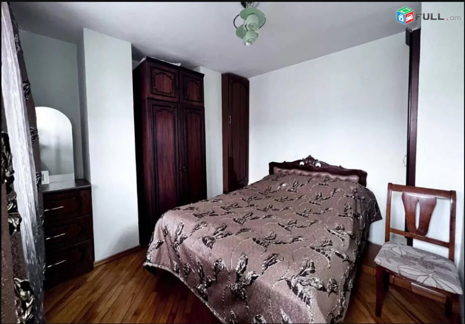 LA07793 Վարձով 3 սենյականոց բնակարան Զաքյան 1 ին նրբանցք 