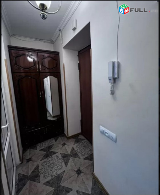 LA07793 Վարձով 3 սենյականոց բնակարան Զաքյան 1 ին նրբանցք 