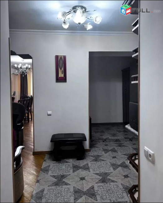LA07793 Վարձով 3 սենյականոց բնակարան Զաքյան 1 ին նրբանցք 