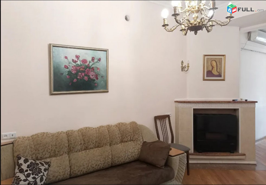 LA07799 Վարձով 3 սենյականոց բնակարան Վարդանանց փողոցում 