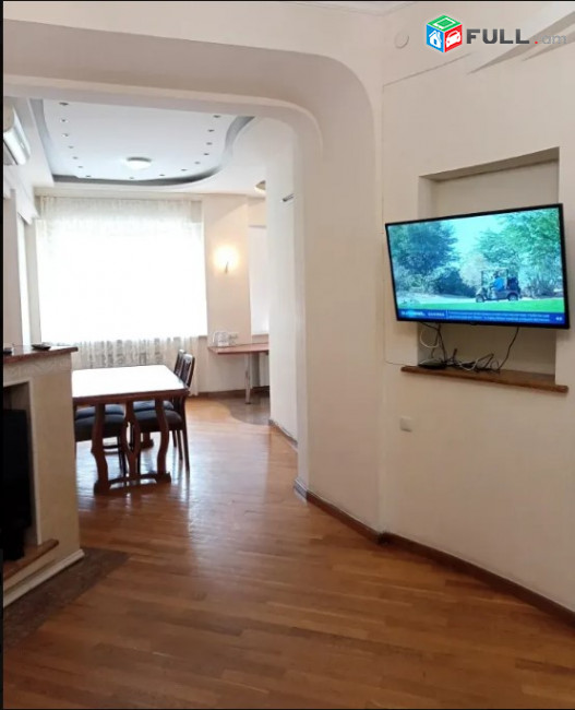 LA07799 Վարձով 3 սենյականոց բնակարան Վարդանանց փողոցում 