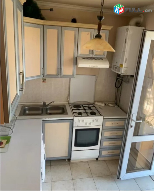 LA07804  Վարձով 3 սենյականոց բնակարան Հրաչյա Քոչար փողոցում