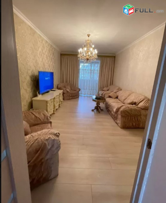 LA07805 Վարձով 3 սենյականոց բնակարան Աբովյան փողոց , Անի հյուրանոցի բակում 