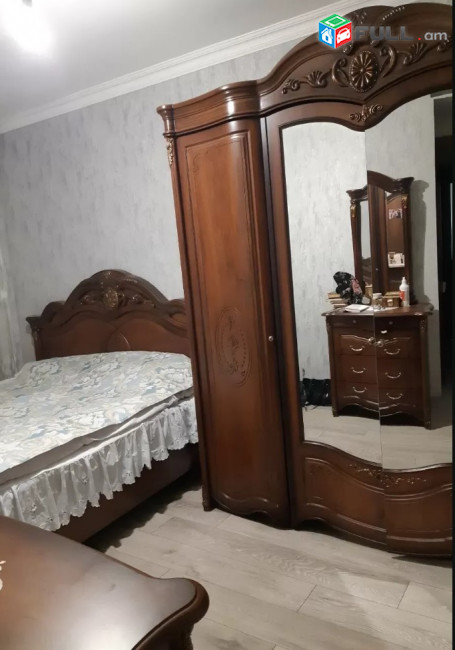 LA07807 Վարձով 3 սենյականոց բնակարան Սարյան փողոցում 