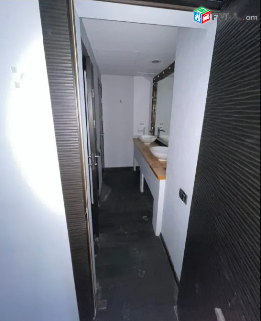LA07827  Վարձով 180 քմ Առևտրային տարածք Ավետիք Իսահակյան փողոցում