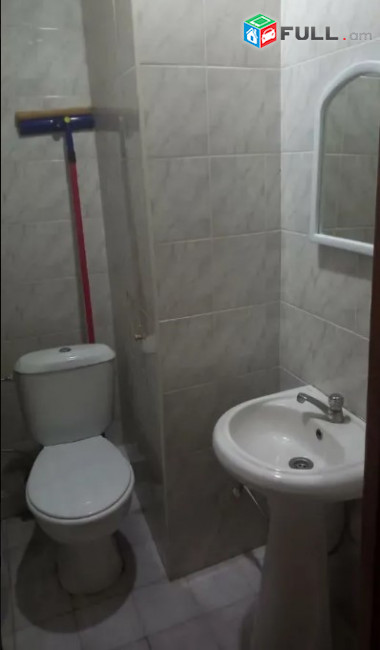 LA07856 Վարձով 3 սենյականոց բնակարան Արամ Խաչատրյան փողոցում 