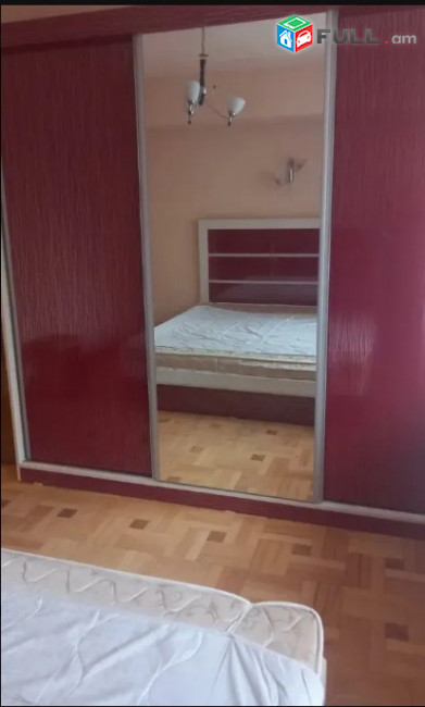 LA07856 Վարձով 3 սենյականոց բնակարան Արամ Խաչատրյան փողոցում 