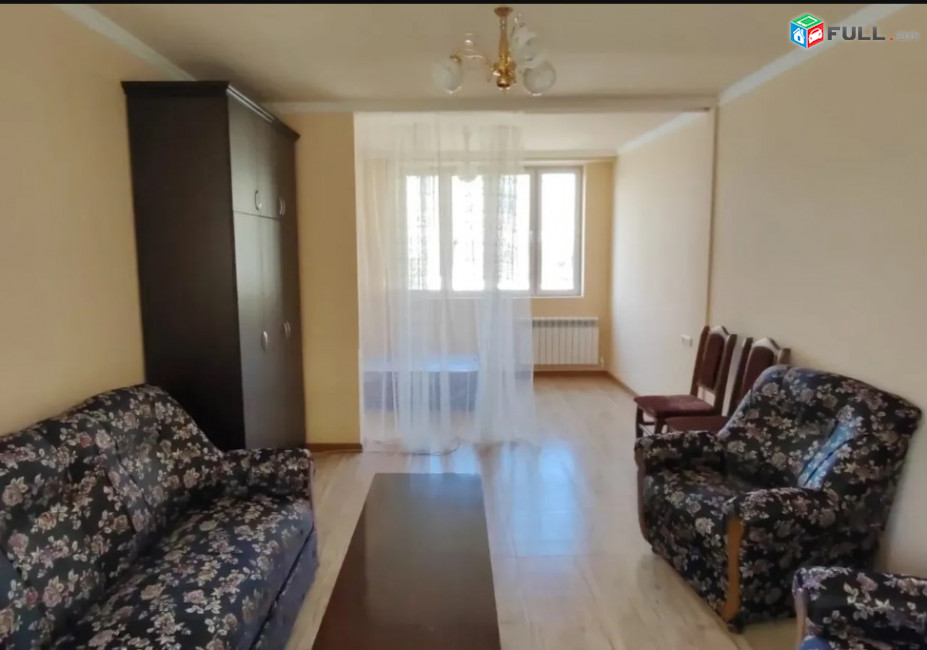 LA07927 Վարձով 1 սենյականոց բնակարան Վիկտոր Համբարձումյան փողոցում 