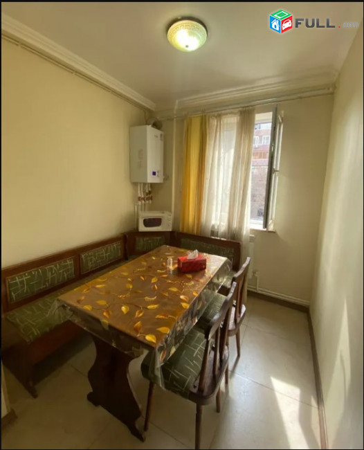 LA07963 Վարձով 3 սենյականոց բնակարան Փարպեցու փողոցում
