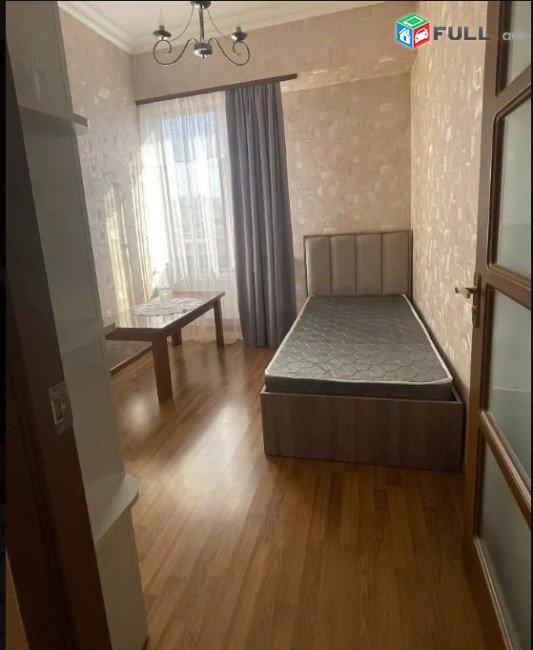 LA07965 Վարձով 3 սենյականոց բնակարան Դերենիկ Դեմիրճյանի