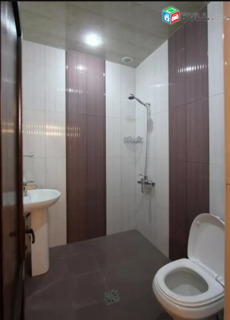 LA03518 Օրավարձով 6 սենյականոց բնակարան Դավիթ Բեկի փողոց , Հոլլիվուդ թաղամաս 