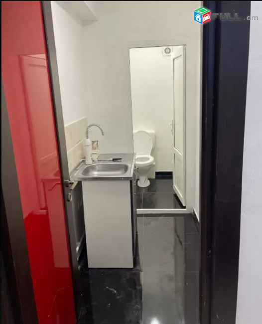 LA08048 Վարձով 180 քմ. տարածք Եղիշե Չարենցի փողոցում 