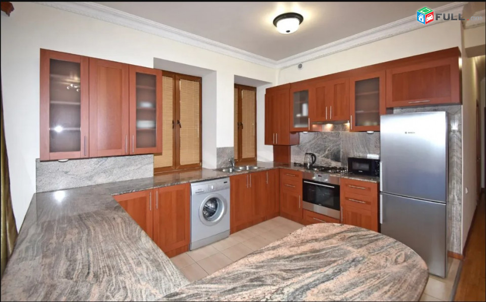 LA08061  Օրավարձով 4 սենյականոց  բնակարան  Բյուզանդ, Հրապարակի հարևանությամբ նորակառույց շենք