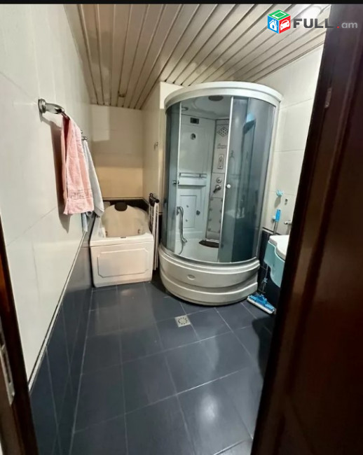 LA08060 Վարձով 3 սենյականոց բնակարան Դրոյի փողոցում 