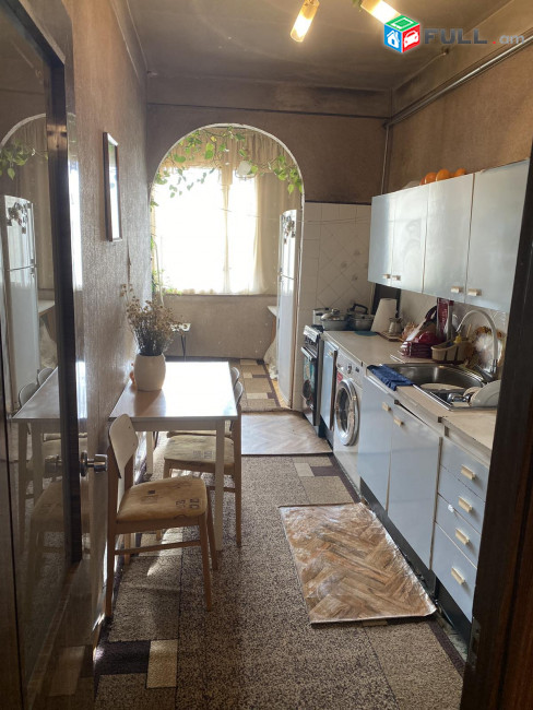 LA08064 Վարձով 2 սենյականոց բնակարան Վրացական փողոցում 